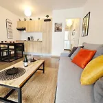 Passage Secret - Ideal Couples Et Pro - Le Calme En Hypercentre - Wifi Debit - Netflix - Machine A Laver - Gare, Cathedrale, Commerces, Restaurants & Transports En Commun A Moins De 10 Minutes A Pied Lägenhet *