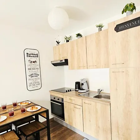 Passage Secret - Ideal Couples Et Pro - Le Calme En Hypercentre - Wifi Debit - Netflix - Machine A Laver - Gare, Cathedrale, Commerces, Restaurants & Transports En Commun A Moins De 10 Minutes A Pied アパート