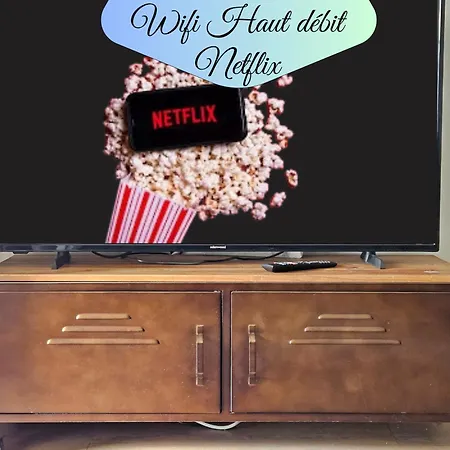 Passage Secret - Ideal Couples Et Pro - Le Calme En Hypercentre - Wifi Debit - Netflix - Machine A Laver - Gare, Cathedrale, Commerces, Restaurants & Transports En Commun A Moins De 10 Minutes A Pied Апартаменты *