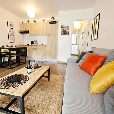 Passage Secret - Ideal Couples Et Pro - Le Calme En Hypercentre - Wifi Debit - Netflix - Machine A Laver - Gare, Cathedrale, Commerces, Restaurants & Transports En Commun A Moins De 10 Minutes A Pied アパート *