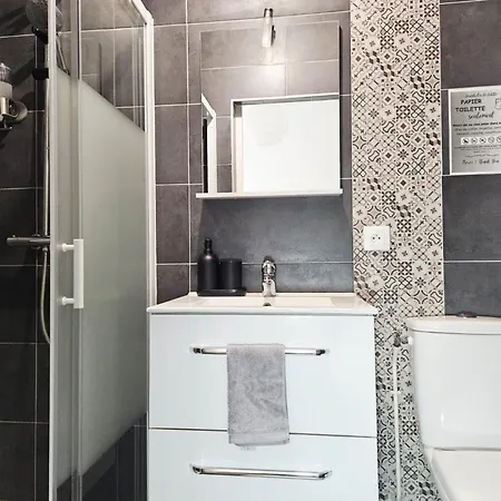 Passage Secret - Ideal Couples Et Pro - Le Calme En Hypercentre - Wifi Debit - Netflix - Machine A Laver - Gare, Cathedrale, Commerces, Restaurants & Transports En Commun A Moins De 10 Minutes A Pied * ランス